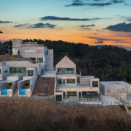 Taean Oaten Pool Villa Extérieur photo