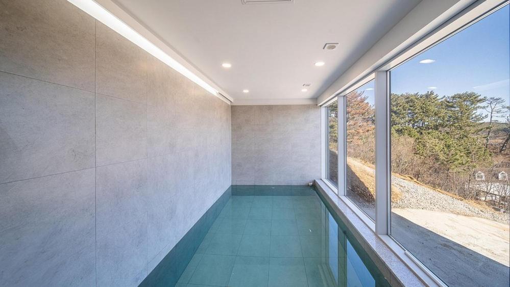 Taean Oaten Pool Villa Chambre photo